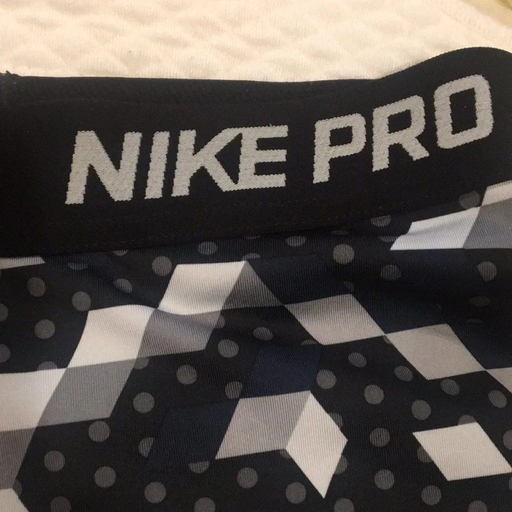 Nike Pro girls athletic leggings geometric print pants kids size M